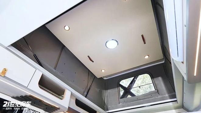 通勤露营全OK驿舟先锋官V升顶宿营车pg电子模拟器试玩1798万元三张床(图8)