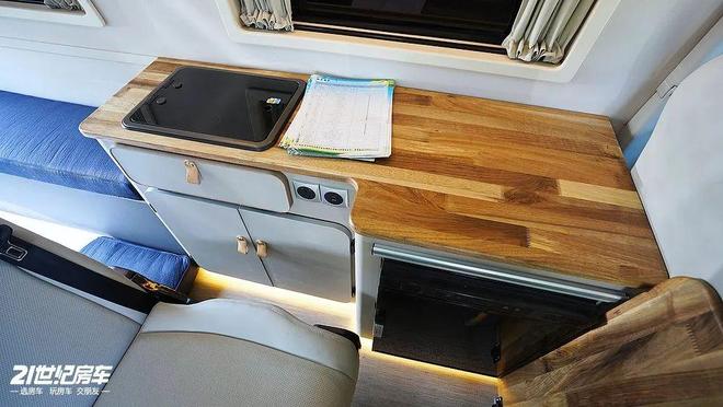 通勤露营全OK驿舟先锋官V升顶宿营车pg电子模拟器试玩1798万元三张床(图5)